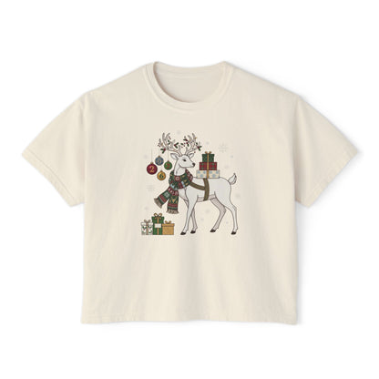 T-shirt boxy da donna con cervo natalizio