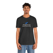 T-shirt uomo scura con grafica personalizzata Ignorato