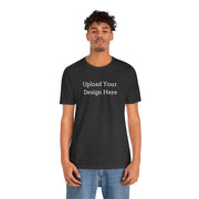 T-shirt da uomo scura con grafica personalizzata