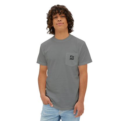 T-shirt uomo con taschino «Fix Me»