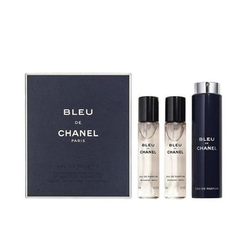 Chanel Bleu Eau de Parfum uomo ricaricabile, fragranza legnosa, aromatica e ambrata con sandalo, ambra e accordi muschiati.